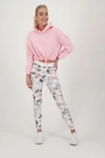 sweat à capuche rose_Fullbody_jpg_3 (1)