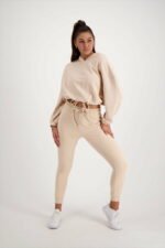 lounge hoodie nude_lounge broek nude_Fullbody_jpg_2 (1) Lounge Sweatpants nude
