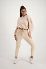lounge hoodie nude_lounge broek nude_Fullbody_jpg_2 (1) Lounge Sweatpants nude