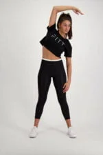 Athleisure Crop T-shirt zwart