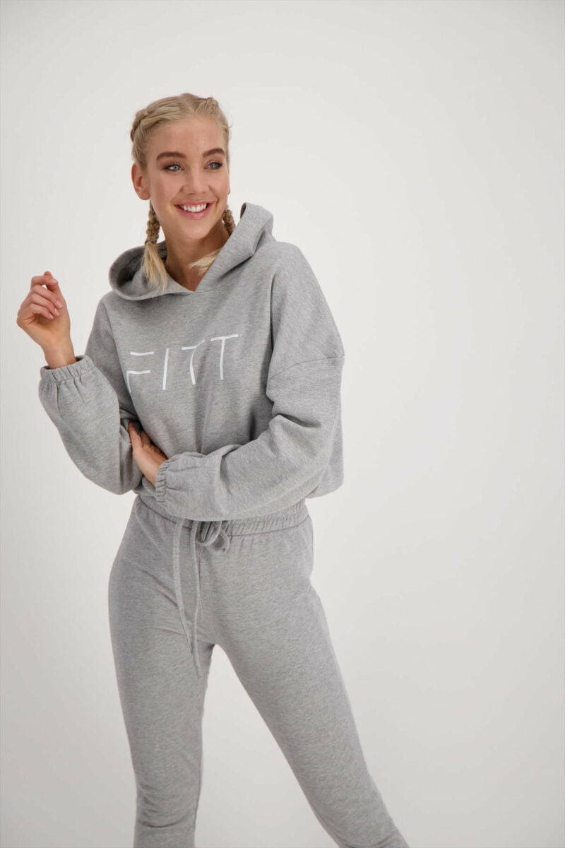 lounge grijs hoodie_lounge grijs broek_Voorkant boven_jpg_2 (1) FITT Crop Hoody grau