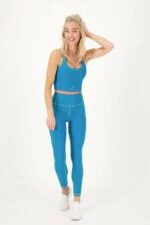blau-grüner Saum Oberteil_blau-grüner Saum Leggings_Fullbody_jpg_3 Kontrast petrol neon