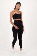 soutien-gorge noir froissé_Fullbody_jpg_4