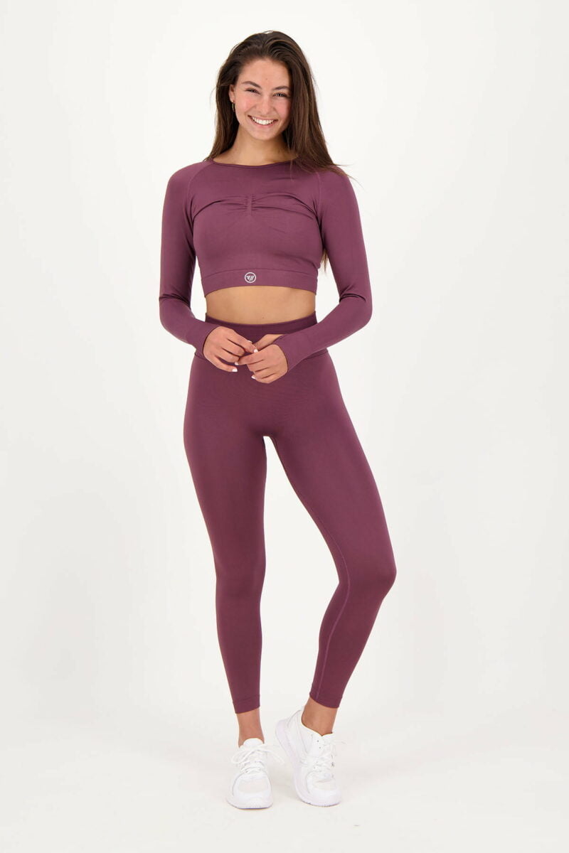 classic top bordeaux ls_Fullbody_jpg_2
