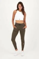 Jogger grün oliv_Fullbody_jpg_2