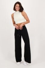 weite Hosen_Fullbody_jpg_8