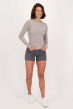nieuwe top grijs_Fullbody_jpg_3 full