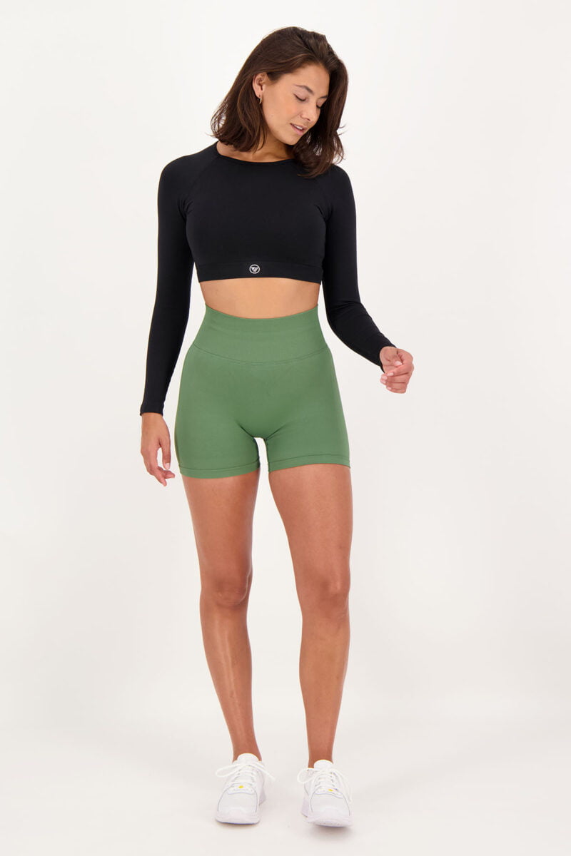 smile short unique top_Fullbody_jpg_5