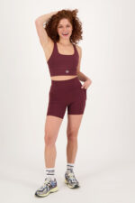 stay in place bruin rood_Fullbody_jpg_2