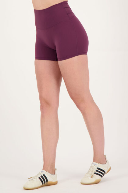 Hold & Go Contour Short Berry