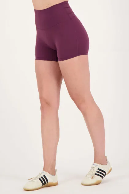 Hold & Go Contour Short Berry